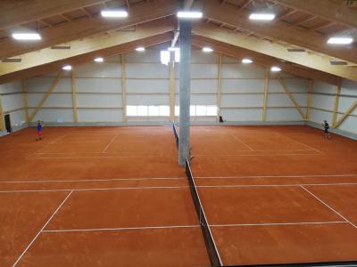 Top-Bedingungen in der neuen Tennishalle in Hofstetten-Grünau